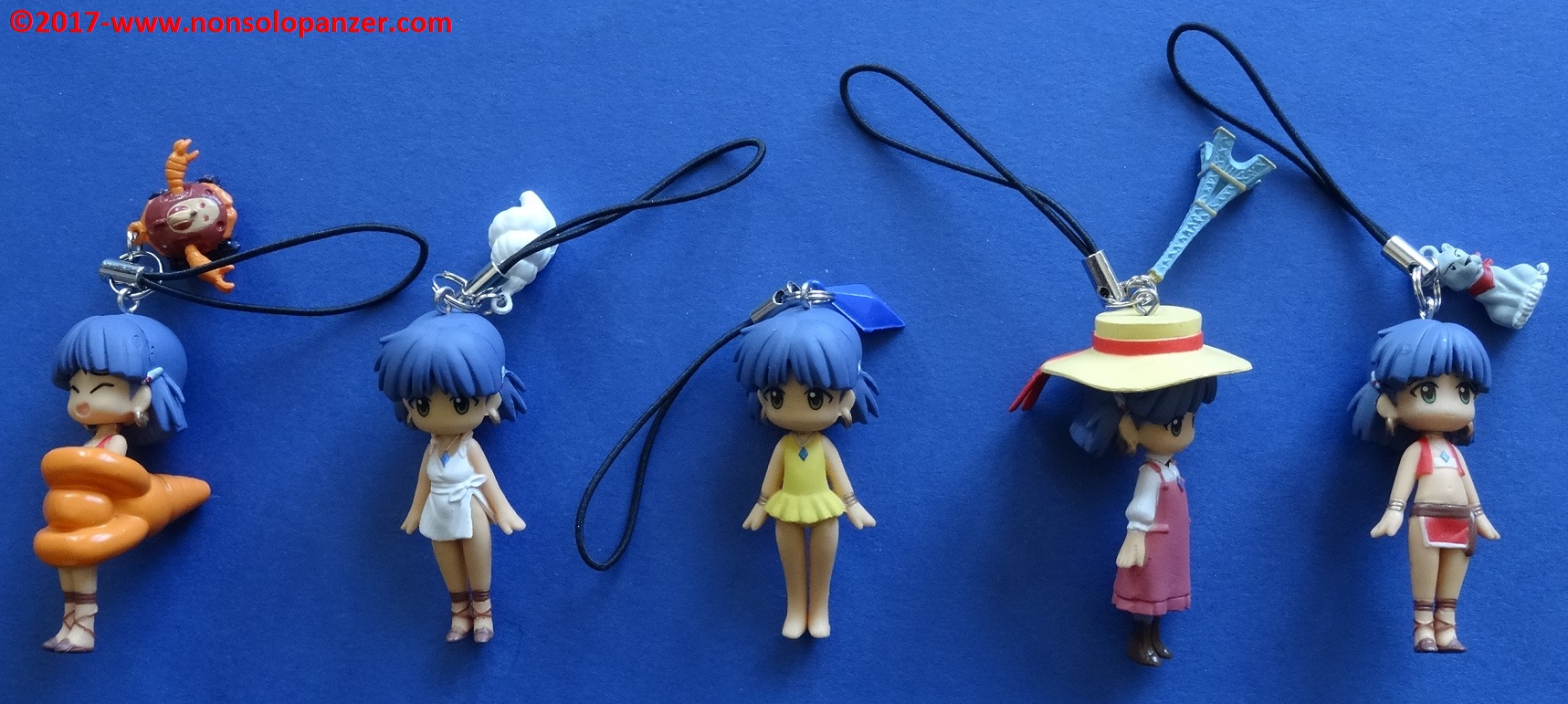 01 Nadia Keychain