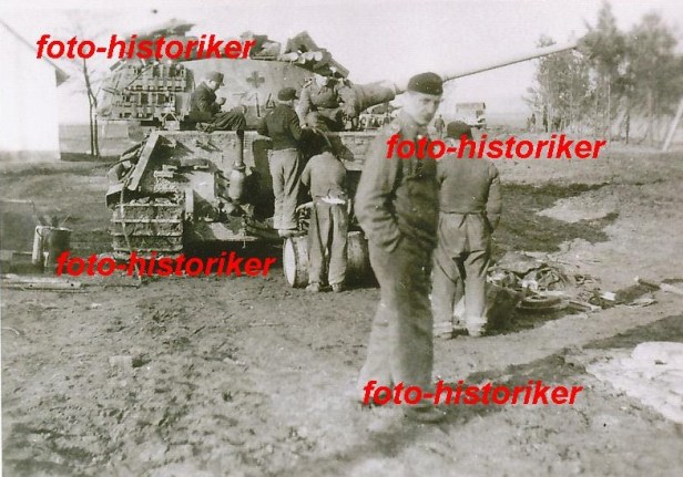 34 Tiger II maintenance